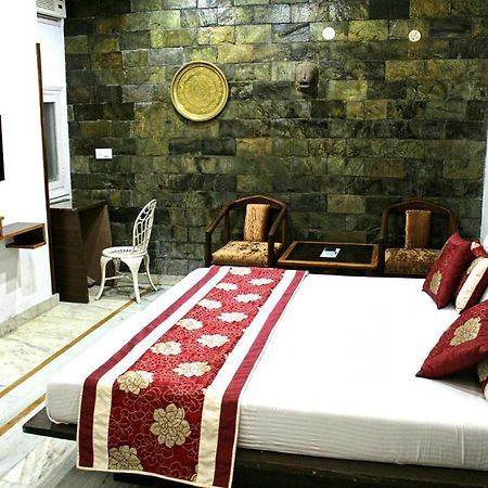 Kaveri Hotel And Restaurant Yamuna Nagar Екстер'єр фото