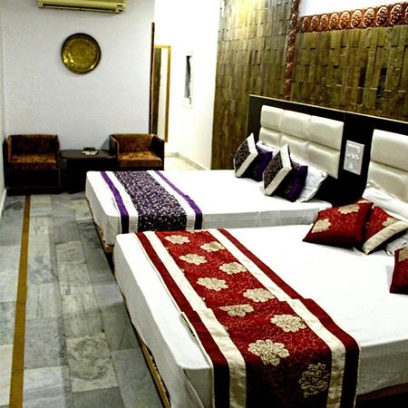 Kaveri Hotel And Restaurant Yamuna Nagar Екстер'єр фото