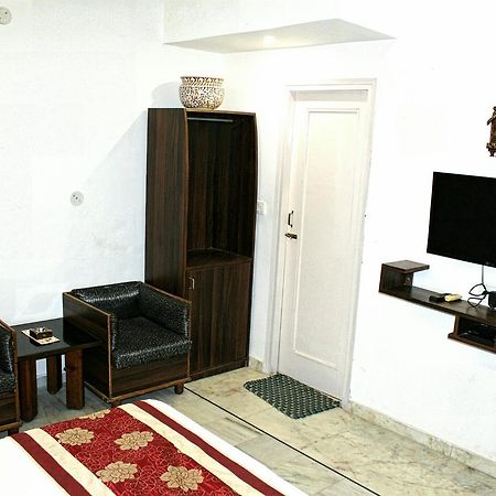 Kaveri Hotel And Restaurant Yamuna Nagar Екстер'єр фото