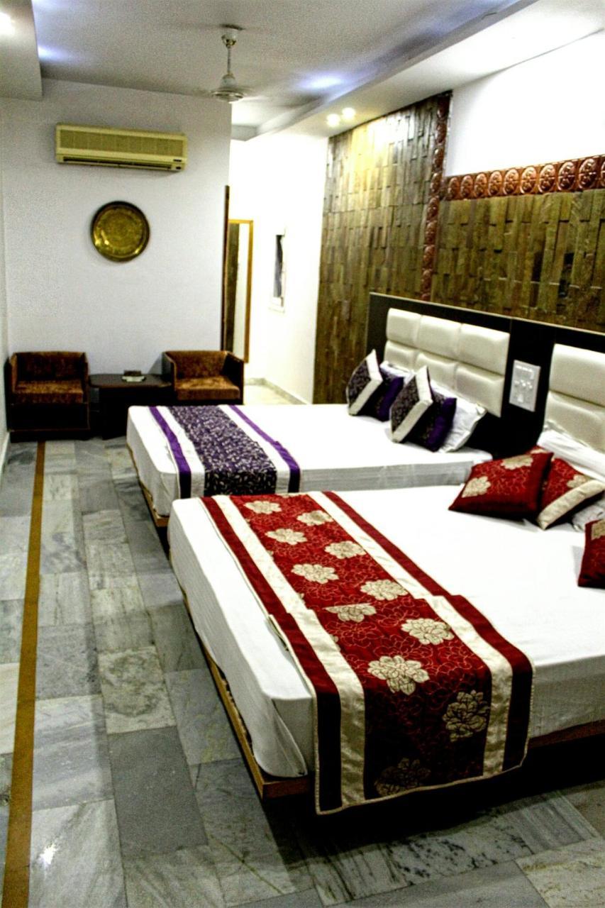 Kaveri Hotel And Restaurant Yamuna Nagar Екстер'єр фото