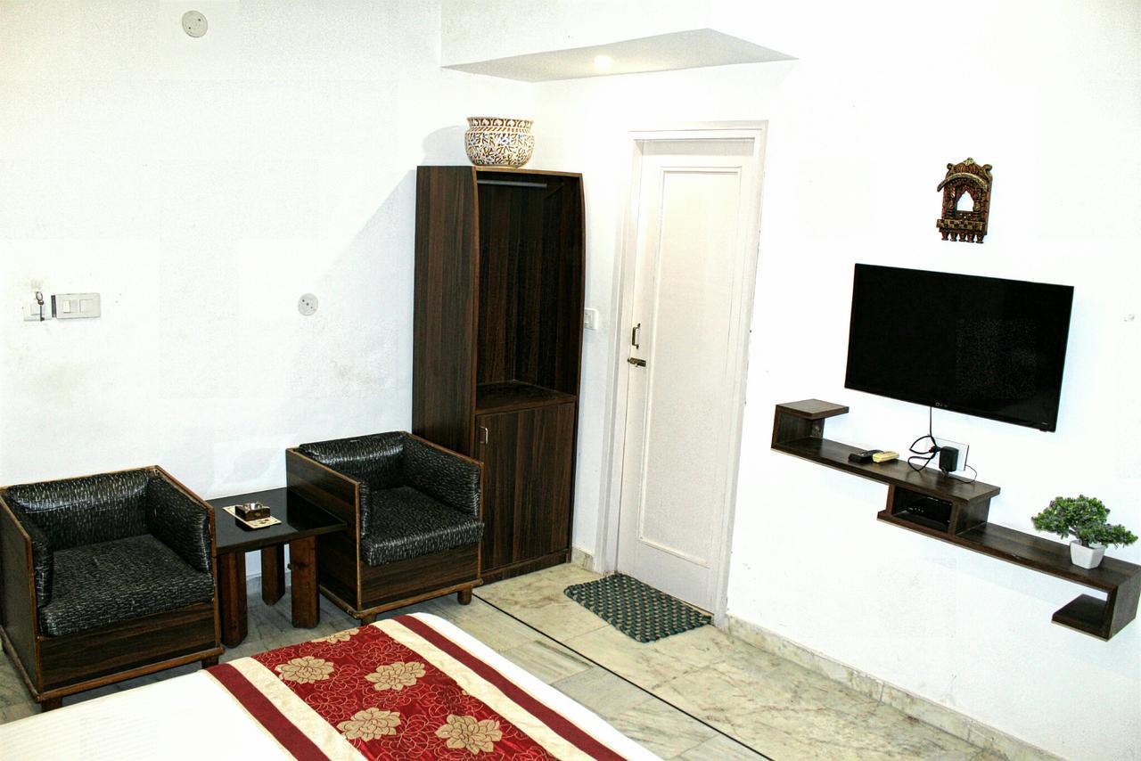 Kaveri Hotel And Restaurant Yamuna Nagar Екстер'єр фото